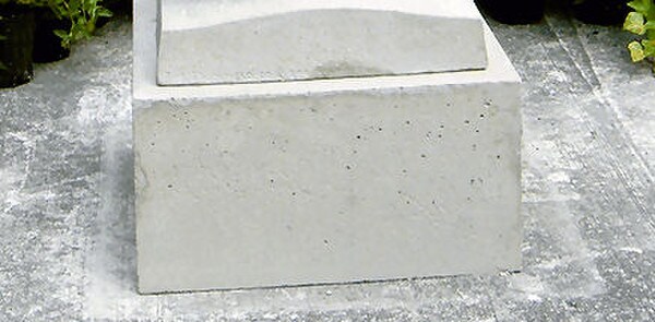 Base To Obelisk Riser Pedestal for a little height